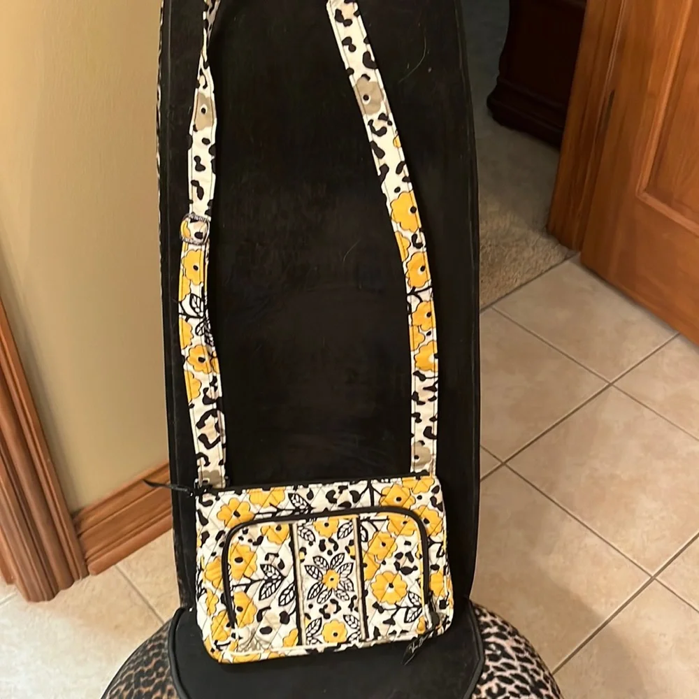New Vera Bradley cross body purse!  Adorable! - Picture 2 of 6